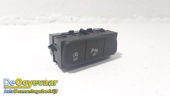 Gebrauchte PDC Schalter Opel Crossland (X) 1.2 12V Preis € 9,99 Margenregelung angeboten von Autodemontagebedrijf De Ooyevaar