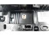 Wyswietlacz jednostki multimedialnej z Peugeot 2008 (UD/UK/UR/US/UX) 1.2 VTi 12V PureTech 130 2020