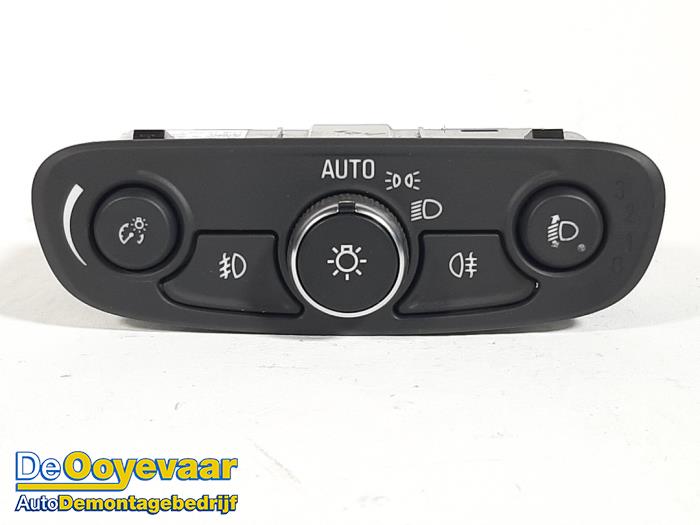Light switch from a Opel Insignia Sports Tourer  2020