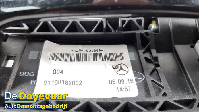 Türgriff 4-türig rechts vorne van een Mercedes-Benz A (W176) 1.5 A-180 CDI, A-180d 16V 2016