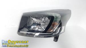 Used Headlight, left Opel Vivaro 1.6 CDTI BiTurbo 120 Price € 299,99 Margin scheme offered by Autodemontagebedrijf De Ooyevaar