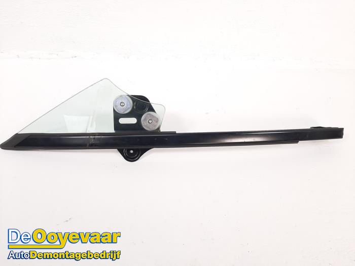 Usados Ventanilla triangular derecha delante Mazda MX-5 (ND) 1.5 Skyactiv G-131 16V Precio € 49,99 Norma de margen ofrecido por Autodemontagebedrijf De Ooyevaar