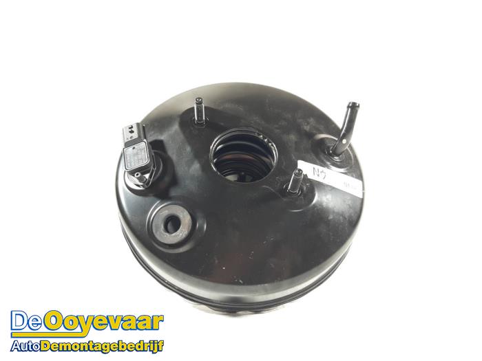 Begagnade Bromsservo Mazda MX-5 (ND) 1.5 Skyactiv G-131 16V Pris € 59,99 Marginaltabell erbjuds av Autodemontagebedrijf De Ooyevaar