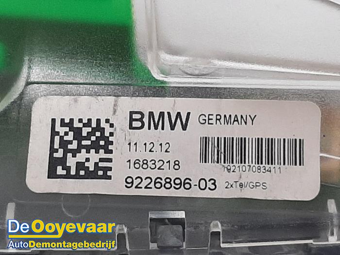 Antenne d'un BMW 3 serie (F30) 320i 1.6 16V EfficientDynamicsEdition 2013