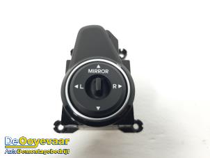 Used Mirror switch Hyundai i40 CW (VFC) 2.0 GDI 16V Price € 29,99 Margin scheme offered by Autodemontagebedrijf De Ooyevaar