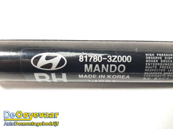 Juego de amortiguadores de gas del portón trasero de un Hyundai i40 CW (VFC) 2.0 GDI 16V 2012