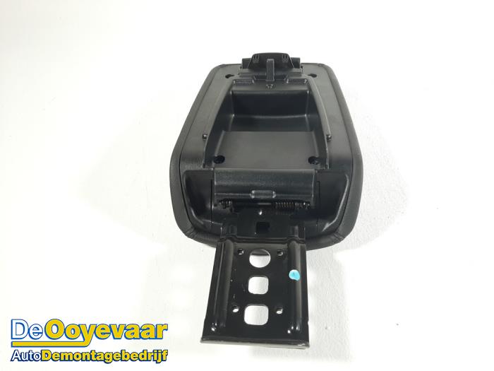 Armrest from a Ford Focus 3 Wagon 1.6 TDCi ECOnetic 2013