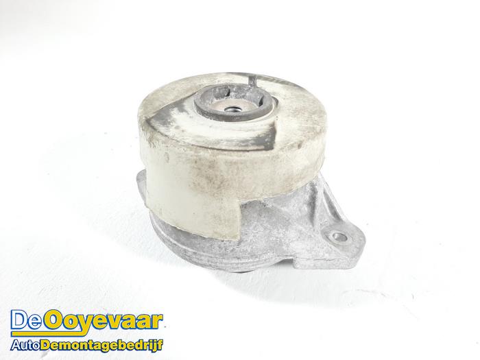 Used Engine mount Mercedes C (W205) C-300 2.0 Turbo 16V 4-Matic Price € 29,99 Margin scheme offered by Autodemontagebedrijf De Ooyevaar