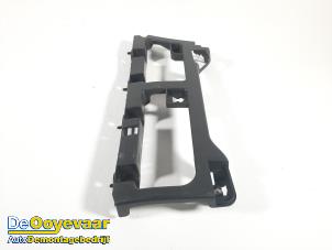 Used Rear bumper bracket, right Opel Vivaro 2.0 CDTI 150 Price € 29,99 Margin scheme offered by Autodemontagebedrijf De Ooyevaar
