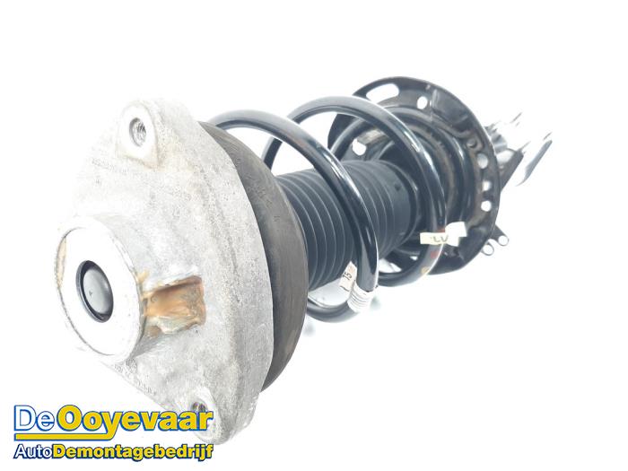 Front shock absorber rod, left Mercedes GLA 2.2 220 CDI 16V 4  