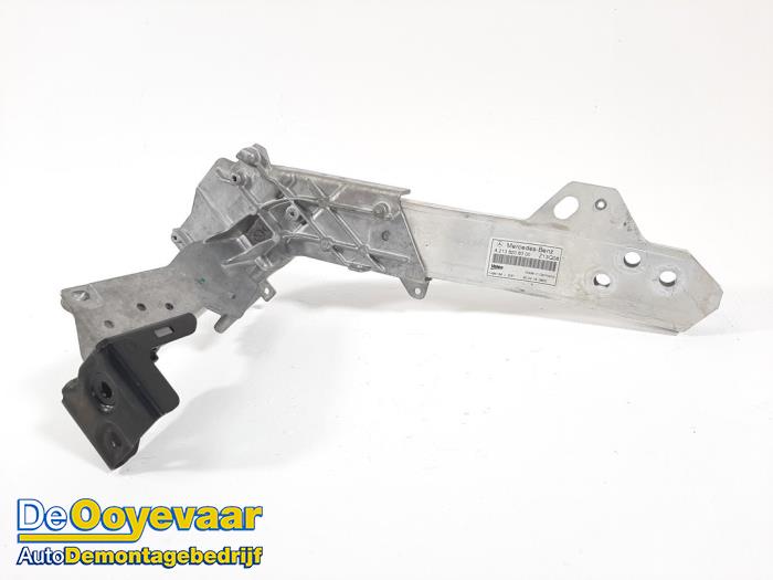 Begagnade Framdelsstöd Mercedes E (W213) E-220d 2.0 Turbo 16V Pris € 19,99 Marginaltabell erbjuds av Autodemontagebedrijf De Ooyevaar