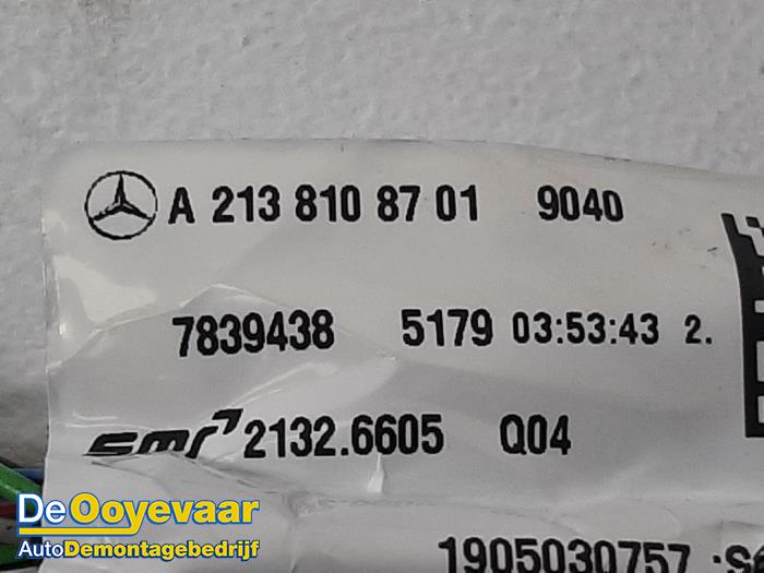 Außenspiegel links van een Mercedes-Benz E (W213) E-220d 2.0 Turbo 16V 2019