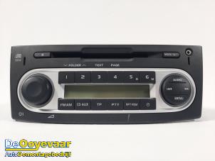 Usados Reproductor de CD y radio Mitsubishi Colt (Z2/Z3) 1.1 12V Precio € 39,99 Norma de margen ofrecido por Autodemontagebedrijf De Ooyevaar