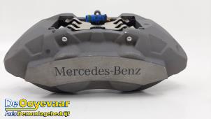 Usagé Etrier de frein (pince) avant droit Mercedes GLC Coupe (C253) 3.0 350d V6 24V 4-Matic Prix € 174,99 Règlement à la marge proposé par Autodemontagebedrijf De Ooyevaar