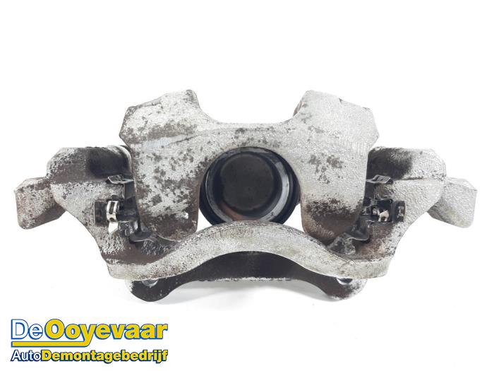 Gebrauchte Bremszange links vorne Ford Puma 1.0 Ti-VCT EcoBoost mHEV 12V Preis € 39,99 Margenregelung angeboten von Autodemontagebedrijf De Ooyevaar