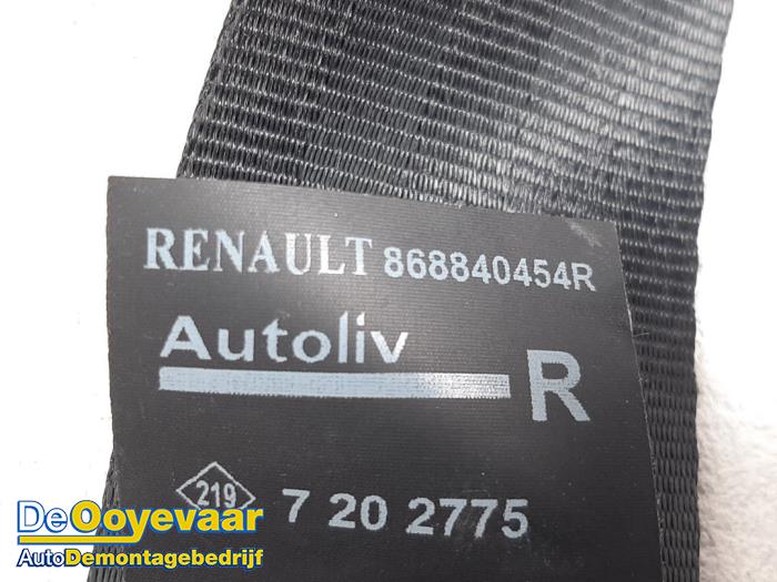 Ceinture avant droit d'un Renault Clio IV (5R) 1.5 dCi 90 FAP 2017