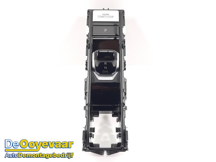 Dzwignia wyboru automatycznej skrzyni biegów z Volkswagen Golf VIII (CD1) 1.5 eTSI 16V 2020