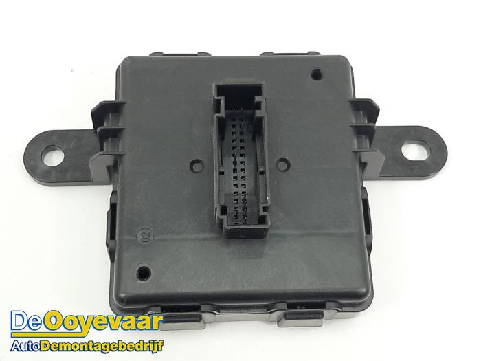 Używane Modul keyless vehicle Volkswagen Golf VIII (CD1) 1.5 eTSI 16V Cena € 14,99 Procedura marży oferowane przez Autodemontagebedrijf De Ooyevaar