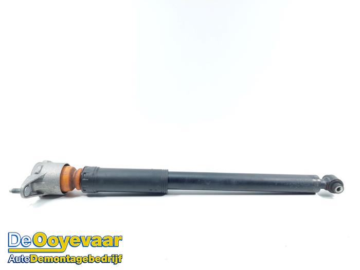 Rear shock absorber, right from a Mercedes-Benz A (W176) 2.2 A-220 d 16V 2015