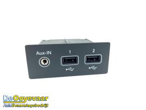 Gebrauchte AUX / USB-Anschluss Mitsubishi ASX Preis € 25,00 Margenregelung angeboten von Autodemontagebedrijf De Ooyevaar
