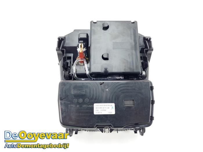 Storage compartment from a Mercedes-Benz C (W205) C-200 2.0 Turbo 16V 4-Matic 2014