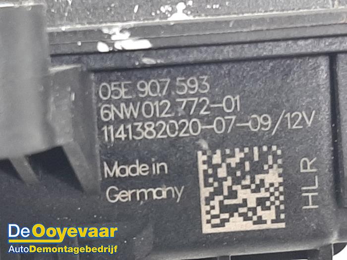 Pompa wodna z Volkswagen Golf VIII (CD1) 1.5 eTSI 16V 2020