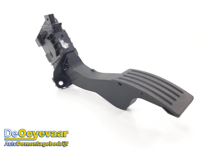 Accelerator pedal from a Ford Focus 4 Wagon 1.5 EcoBlue 120 2019