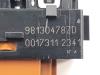 Central locking switch from a Peugeot 5008 II (M4/MC/MJ/MR) 1.2 12V e-THP PureTech 130 2017