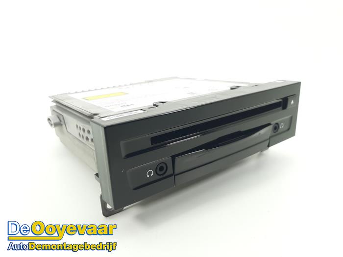 DVD player from a BMW M5 (G30/F90) M5 xDrive 4.4 V8 32V TwinPower Turbo 2017