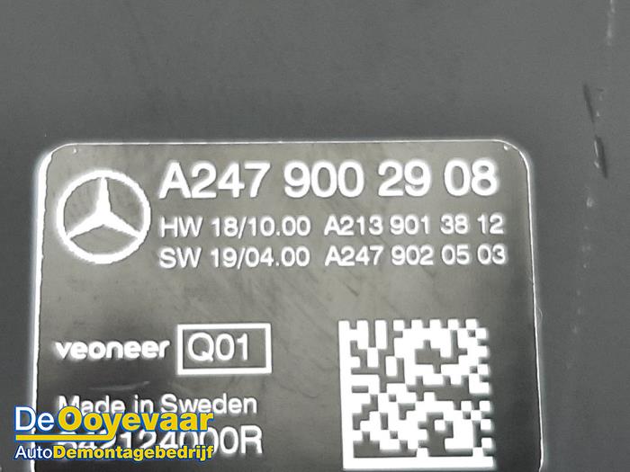 Caméra avant d'un Mercedes-Benz C (W205) C-180 1.5 EQ Boost 2020