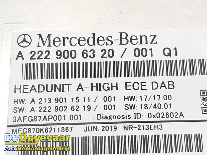Jednostka multimedialna z Mercedes-Benz C (W205) C-180 1.5 EQ Boost 2020