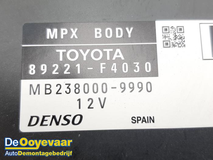 Steuergerät Body Control van een Toyota C-HR (X1,X5) 1.8 16V Hybrid 2017