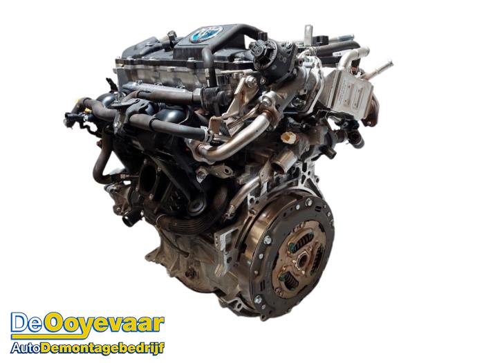 Engine from a Toyota C-HR (X1,X5) 1.8 16V Hybrid 2017