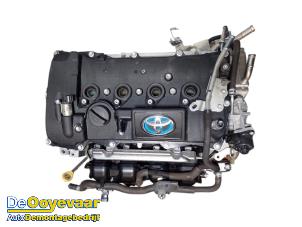 Engine from a Toyota C-HR (X1,X5) 1.8 16V Hybrid 2017
