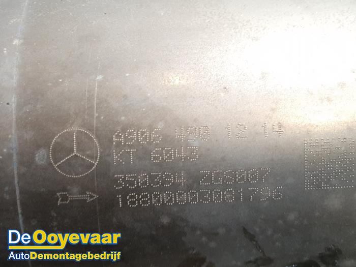 Filtre à particules d'un Mercedes-Benz Sprinter 3t (906.61) 213 CDI 16V 2011