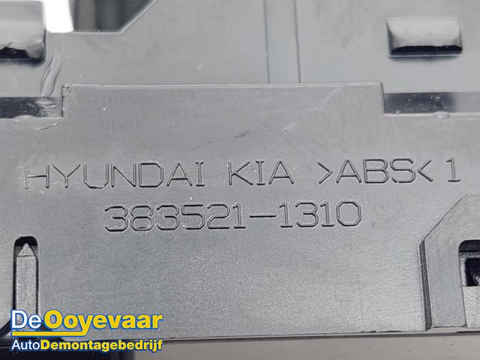 Interruptor de calefactor de asiento de un Hyundai iX35 (LM) 1.6 GDI 16V 2012