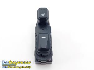 Used Seat heating switch Hyundai iX35 (LM) 1.6 GDI 16V Price € 24,99 Margin scheme offered by Autodemontagebedrijf De Ooyevaar
