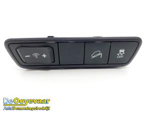 Used ESP switch Hyundai iX35 (LM) 1.6 GDI 16V Price € 19,99 Margin scheme offered by Autodemontagebedrijf De Ooyevaar