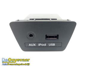 Used AUX / USB connection Hyundai iX35 (LM) 1.6 GDI 16V Price € 29,98 Margin scheme offered by Autodemontagebedrijf De Ooyevaar