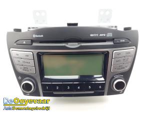 Used Radio CD player Hyundai iX35 (LM) 1.6 GDI 16V Price € 244,99 Margin scheme offered by Autodemontagebedrijf De Ooyevaar