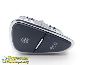 Usados Interruptor de mando de volante Opel Corsa E 1.4 16V Precio € 24,99 Norma de margen ofrecido por Autodemontagebedrijf De Ooyevaar