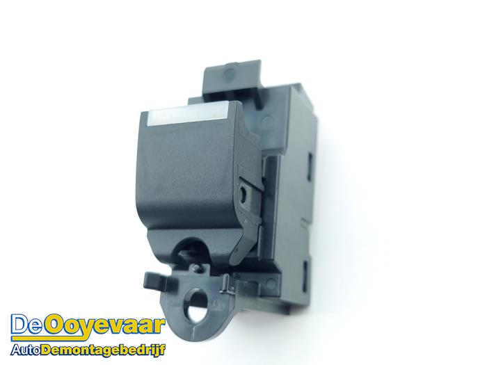 Electric window switch from a Land Rover Range Rover Velar (LY) 2.0 16V P250 AWD 2019