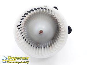 Used Heating and ventilation fan motor Hyundai iX35 (LM) 1.6 GDI 16V Price € 24,99 Margin scheme offered by Autodemontagebedrijf De Ooyevaar