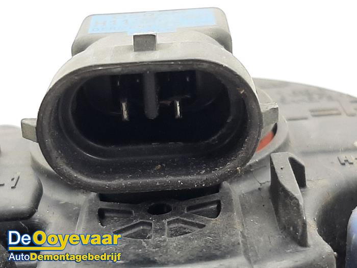 Nebelscheinwerfer links vorne van een Peugeot 308 SW (L4/L9/LC/LJ/LR) 1.6 BlueHDi 120 2015