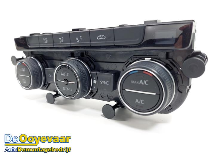 Heater control panel from a Volkswagen Golf VII Variant (AUVV) 1.6 TDI BlueMotion 16V 2014