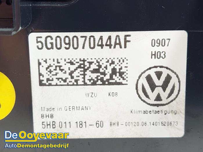 Heater control panel from a Volkswagen Golf VII Variant (AUVV) 1.6 TDI BlueMotion 16V 2014