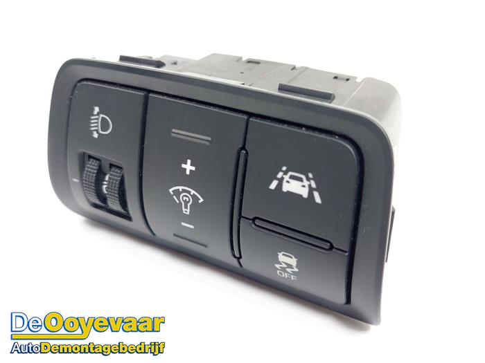 ESP switch from a Hyundai i20 (GBB) 1.4i 16V 2016