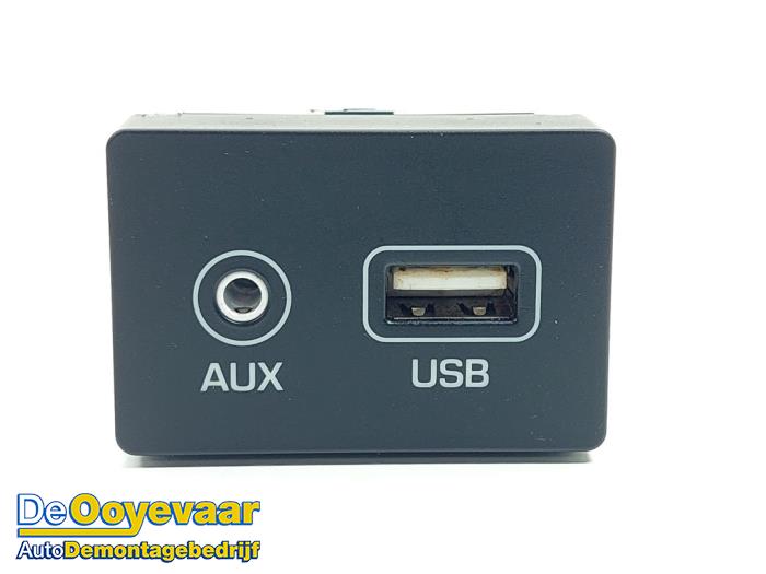 Hyundai I20 AUX / USB-Anschlüsse Vorrat