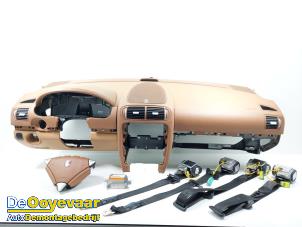 Używane Airbag set + dashboard Porsche Cayenne (9PA) 3.2 V6 24V Cena € 799,99 Procedura marży oferowane przez Autodemontagebedrijf De Ooyevaar