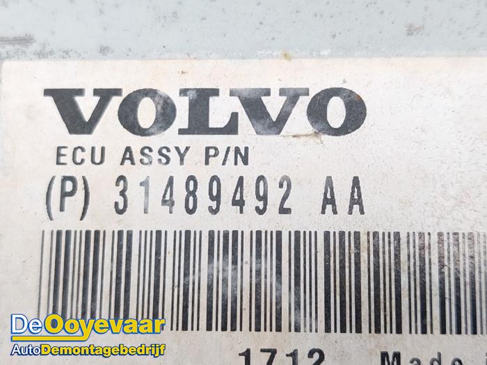 Radioverstärker van een Volvo V40 (MV) 2.0 D2 16V 2018